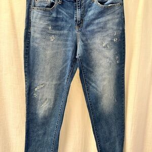 Universal Thread Distressed Denim Jeans